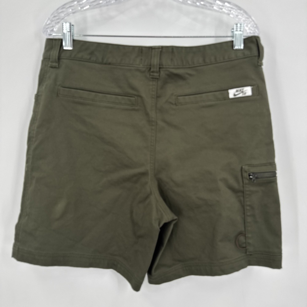 Nike SB Shorts Mens Size 34 Cargo Chino Army Green 'DH2939-325' Pockets EUC - Picture 2 of 13